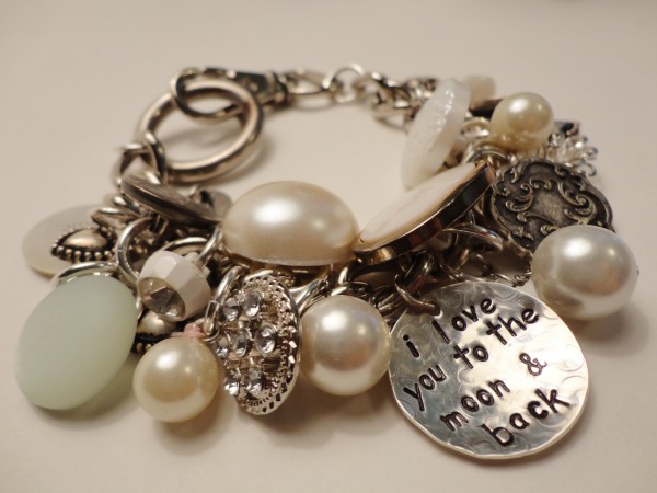 bracelet-moon-back.charms.jpg.